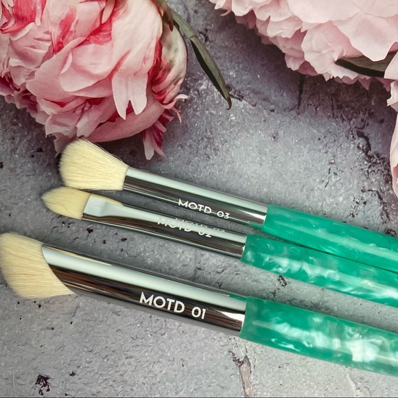 🌟 2 Day Sale🌟 Seas the Day, Makeup Brush Set by MOTD COSMETICS - Picture 6 of 8